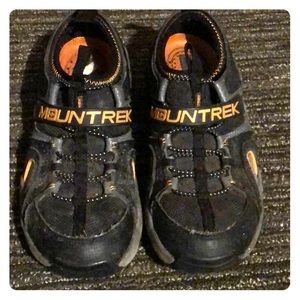 Mountreck Tennis Shoes